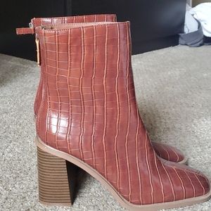 NEW Square toed heels